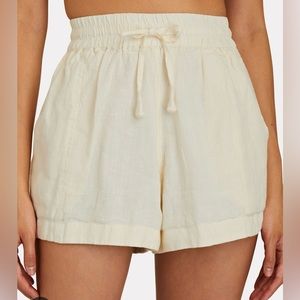 APIECE APART Linen Trail Short in CREAM.